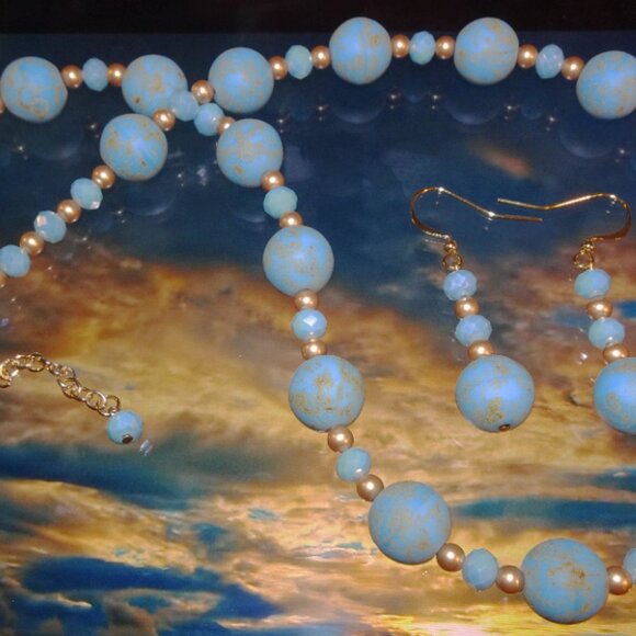 Necklace and earring set handmade from sky-blue Czech Picasso beads - Picture 9 of 10